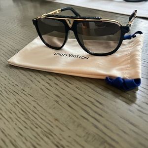 Louis Vuitton aviator sunglasses